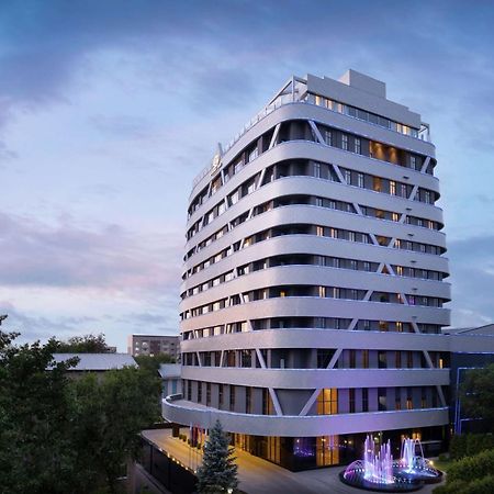 Hotel Doubletree By Hilton Ałma Ata Zewnętrze zdjęcie